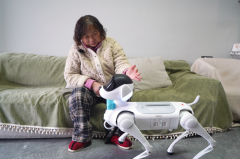 <b>他将老照片上传至中国移盘</b>